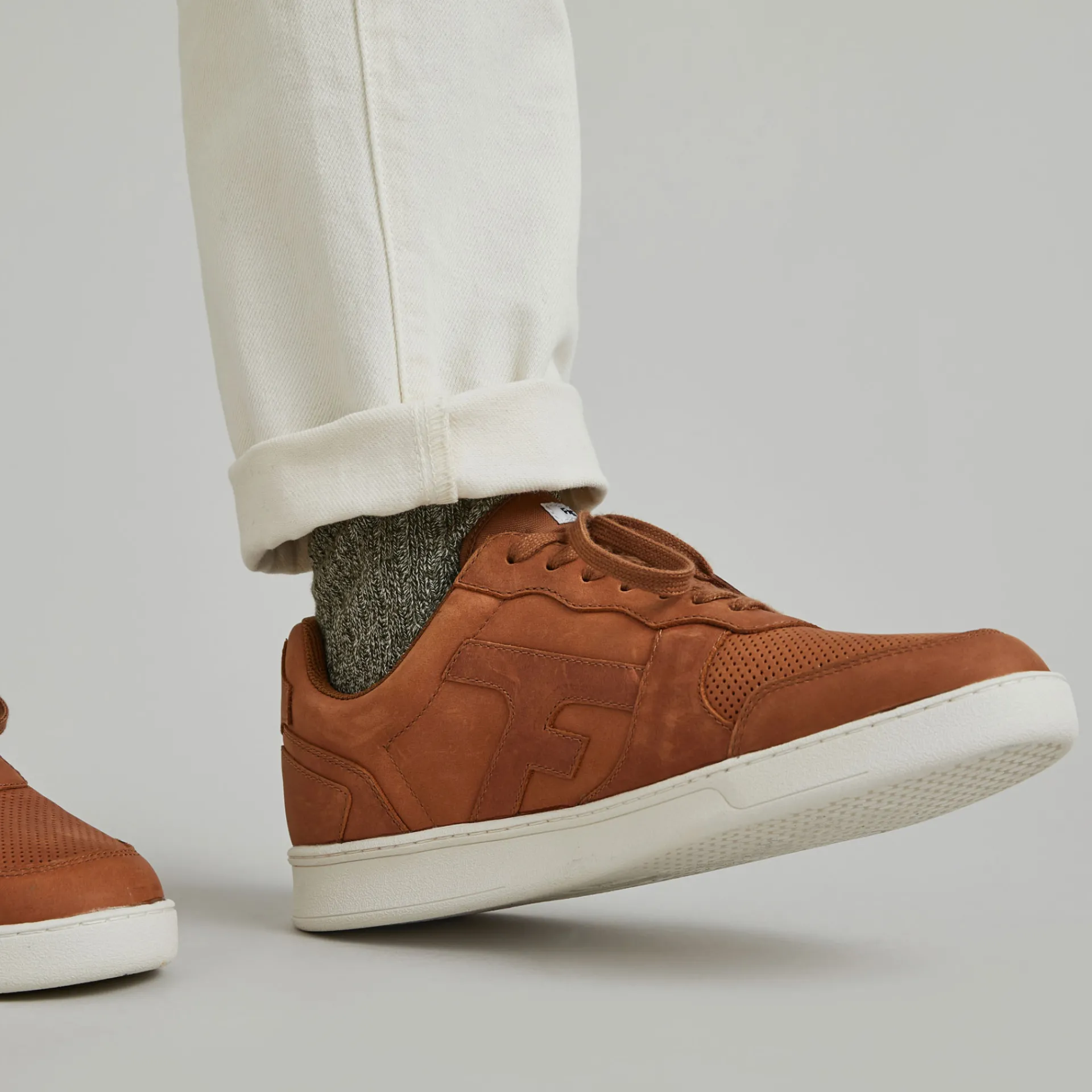 Les Hazel*FAGUO Baskets Camel