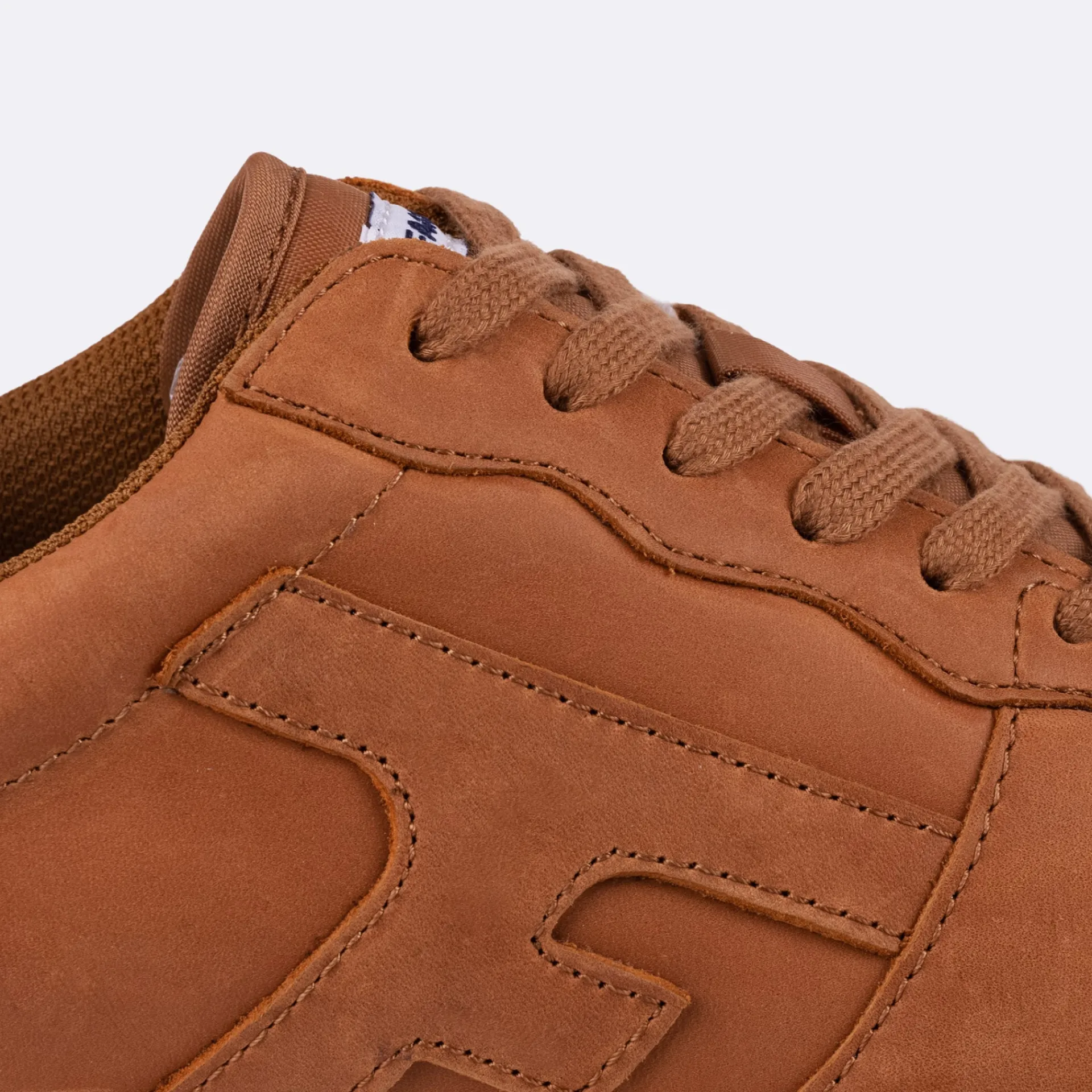 Les Hazel*FAGUO Baskets Camel