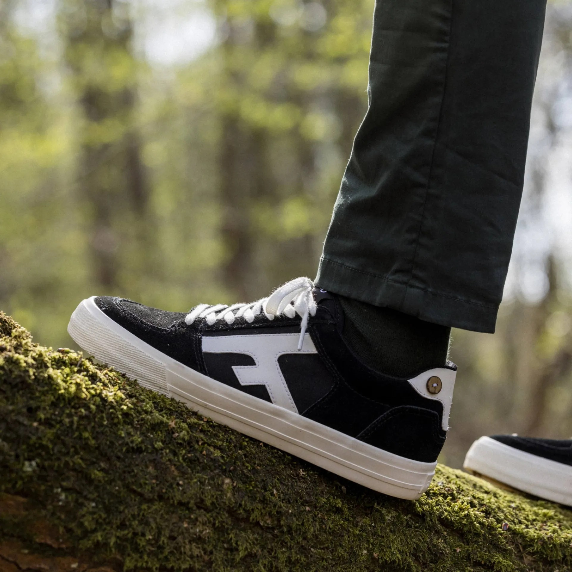 Baskets - Homme*FAGUO Tennis Noire & Blanche